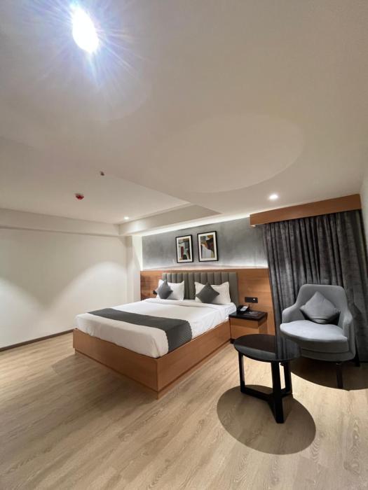 hotel tulips grand