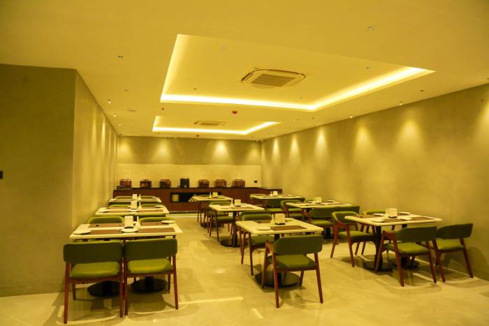 hotel tulips grand