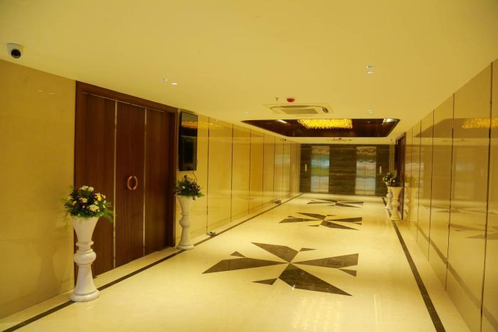 hotel tulips grand