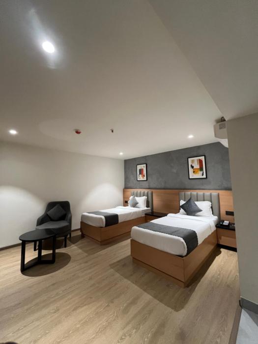 hotel tulips grand