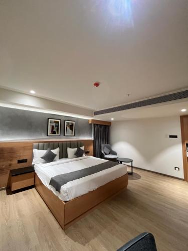 hotel tulips grand