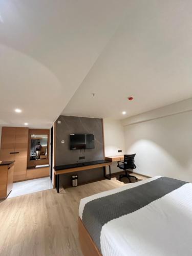 hotel tulips grand