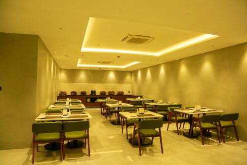 hotel tulips grand
