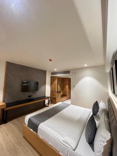 hotel tulips grand