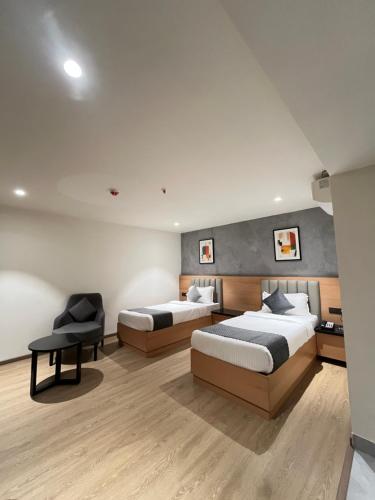 hotel tulips grand