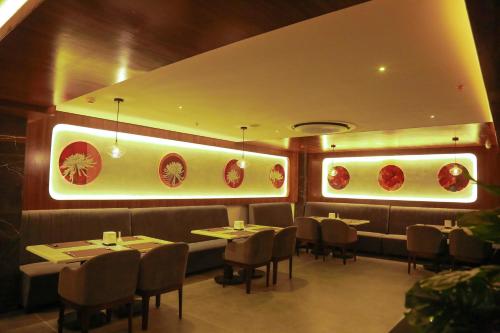 hotel tulips grand