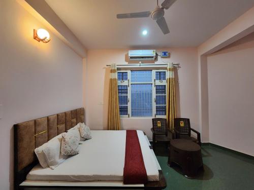 Thakur Guest House,,4 star