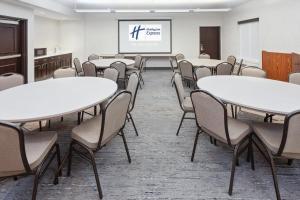 holiday inn express and suites pekin peoria area by ihg