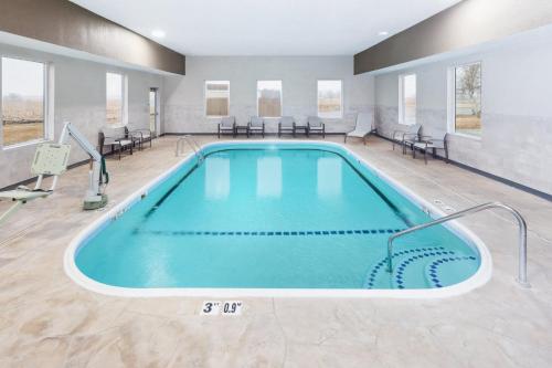 holiday inn express and suites pekin peoria area by ihg