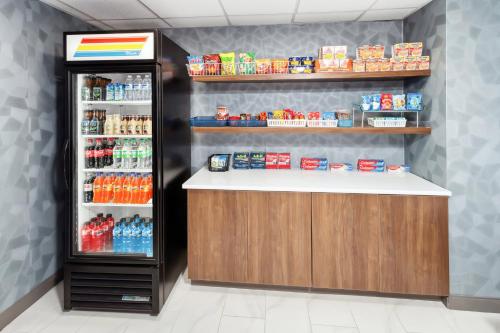 holiday inn express and suites pekin peoria area by ihg