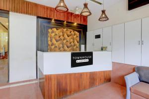 super townhouse andheri sakinaka metro formerly hotel amour