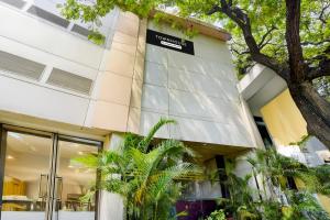 super townhouse andheri sakinaka metro formerly hotel amour