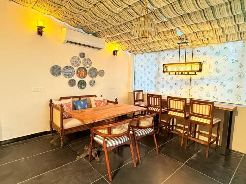 Madhukar Vilas,,3 star