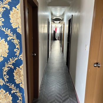 Hotel Radhe Kuudasan,,2 star