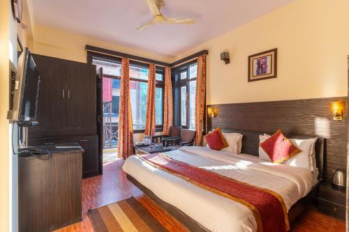 the raikwals by vista stays