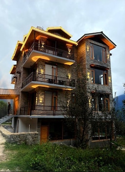 the aesthetic nest boutique stay and cafe