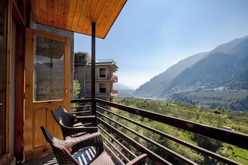 the aesthetic nest boutique stay and cafe