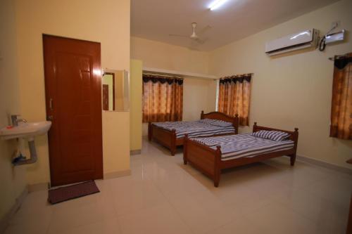 nalli plaza