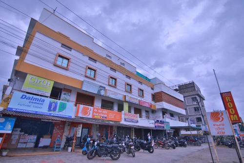 nalli plaza