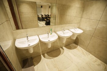 kanak residency thalassary