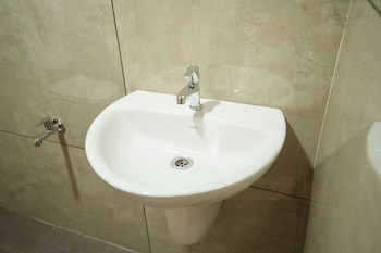 kanak residency thalassary