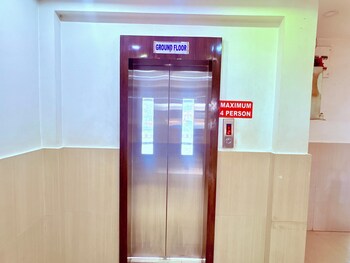 Binapani Hotel & Restaurant Tarapith,,2 star