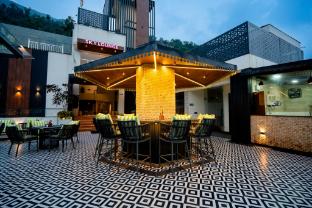 crestorio resort and spa dehradun