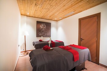 crestorio resort and spa dehradun