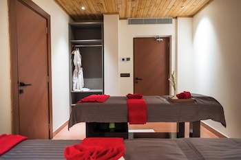 crestorio resort and spa dehradun