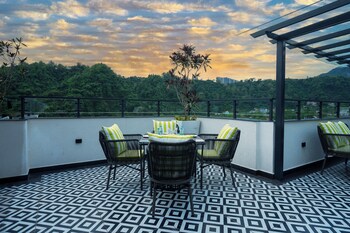 crestorio resort and spa dehradun