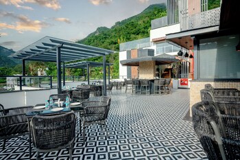 crestorio resort and spa dehradun