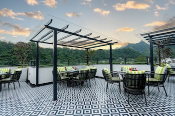 crestorio resort and spa dehradun