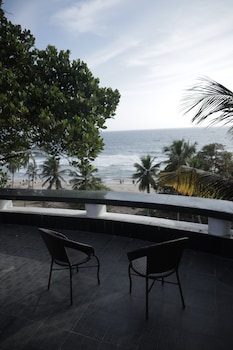 Thayil Kadaloram,,4 star