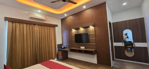 the lychee hotel and resort