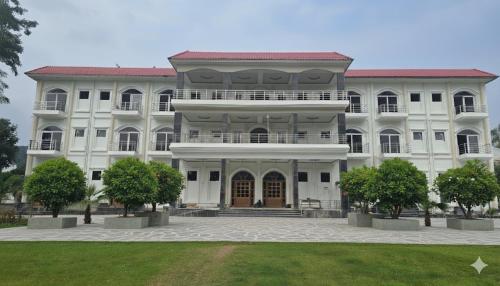 the lychee hotel and resort