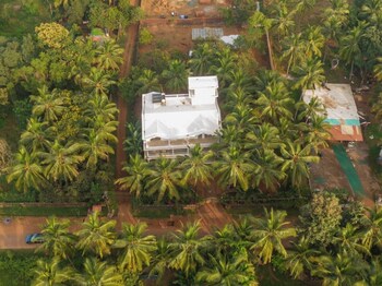 cashew garden homestay