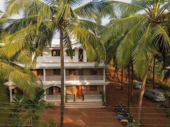 cashew garden homestay