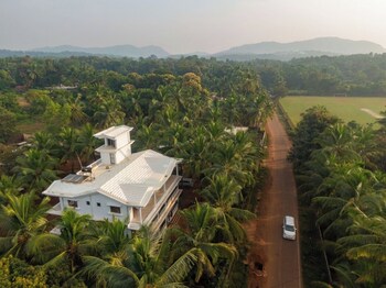 cashew garden homestay