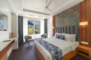 hotel skyline manali walking to mall road centrally heated