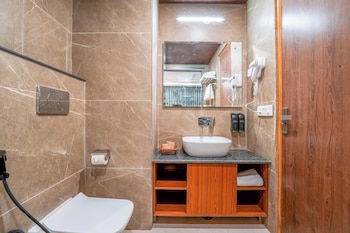 hotel skyline manali walking to mall road centrally heated