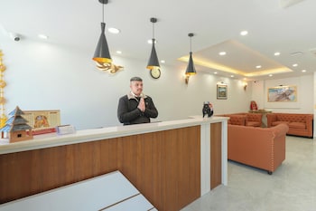 Hotel Skyline, Manali - Walking To Mall Road, Centrally Heated,,3 star