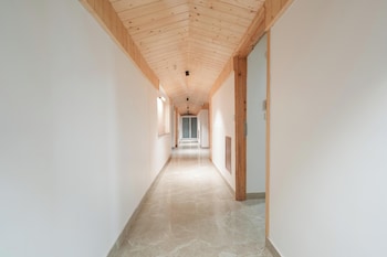 hotel skyline manali walking to mall road centrally heated