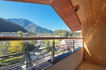 hotel skyline manali walking to mall road centrally heated