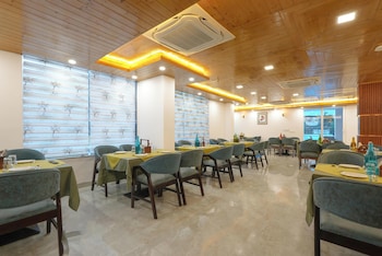 hotel skyline manali walking to mall road centrally heated