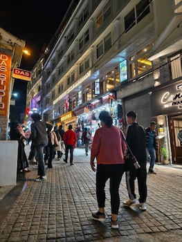 Pineview Escapes,,3 star