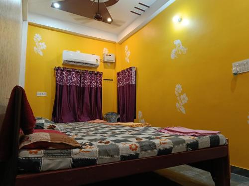 maa janki paying guest house