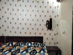 maa janki paying guest house