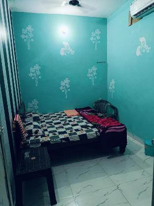 maa janki paying guest house