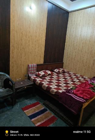 maa janki paying guest house