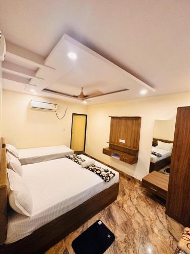 Hotel Royal Palace,,3 star